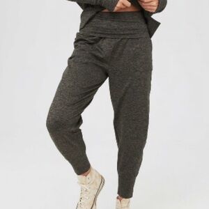 Offline By Aerie Size Medium Olive Green The Hugger Fold Over Jogger Pant Soft